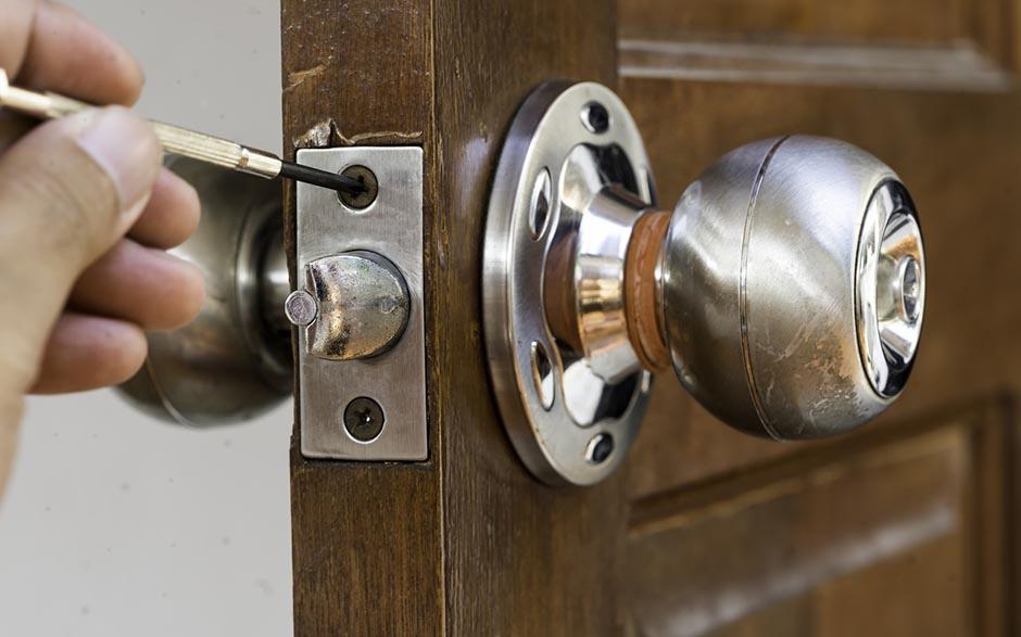 serrure trois points pour porte d'entrée Torcy